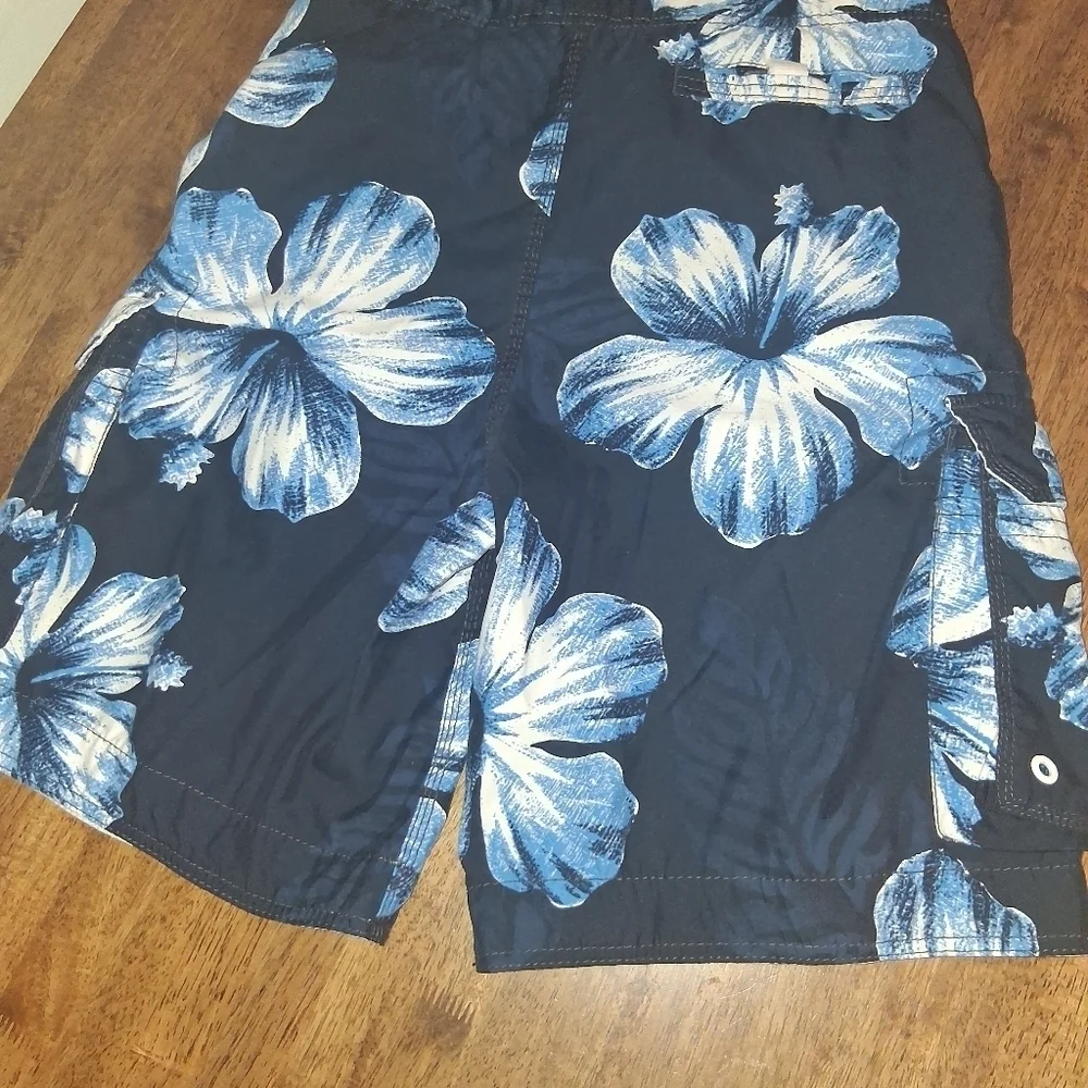 Abercrombie and FitchVintage Y2K Florsl Surf Trunks Blue Hawiian M